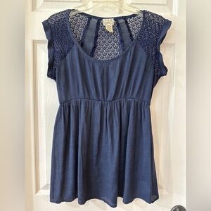 Eyelash Couture Women's Medium Short Sleeve Blouse Lace Accent Navy Boho Coastal